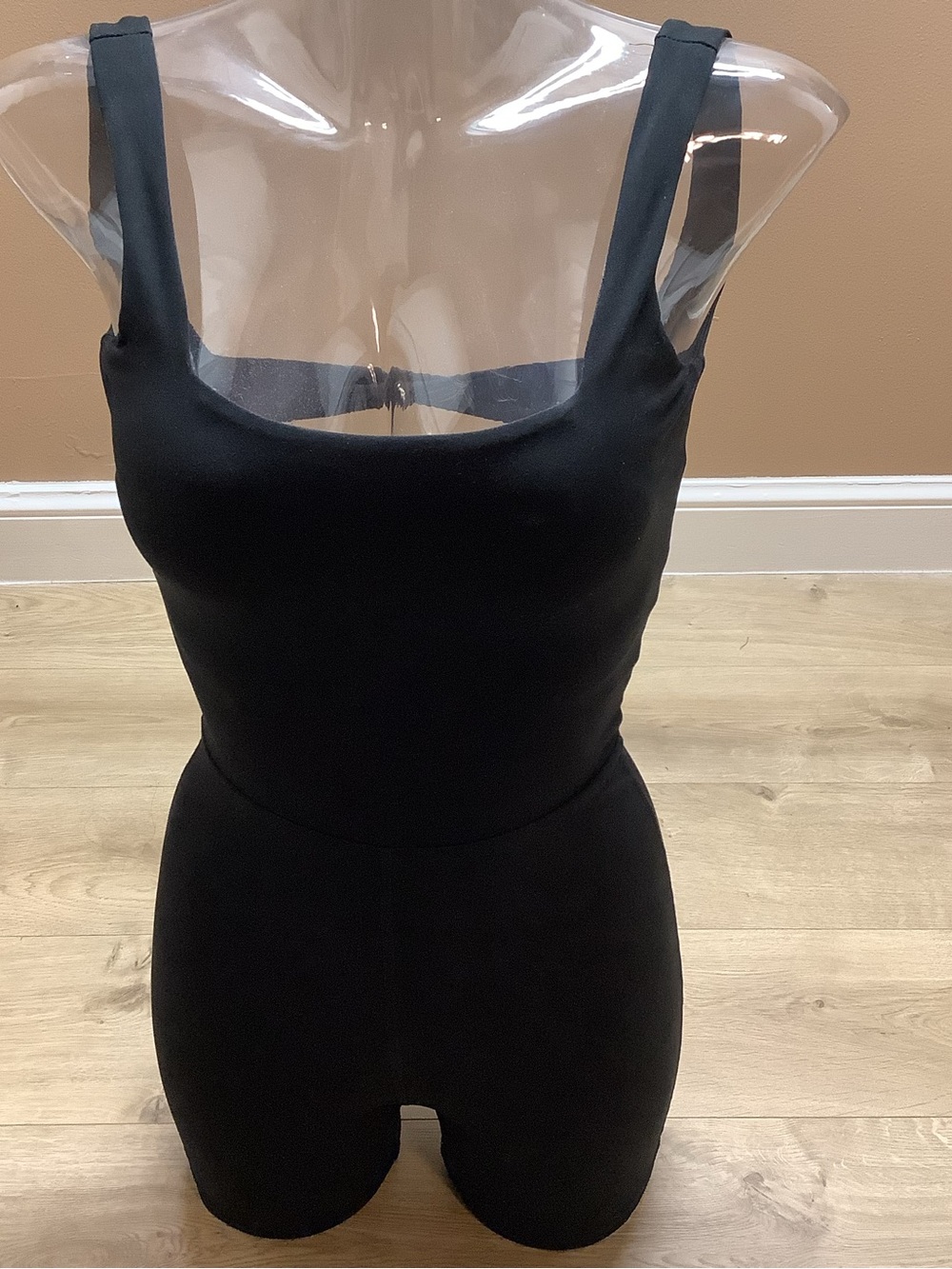 Sincerly Jules Size Small Black Seamless Shapewear Bodysuit Short. Preloved - Picture 5 of 6